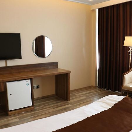 Resort & Hotel Intercontinental Kabul Exterior photo